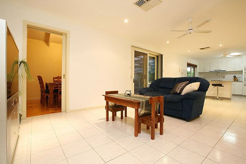 112 Centenary Drive, MILL PARK VIC 3082, Mill Park - Thumbnail 5