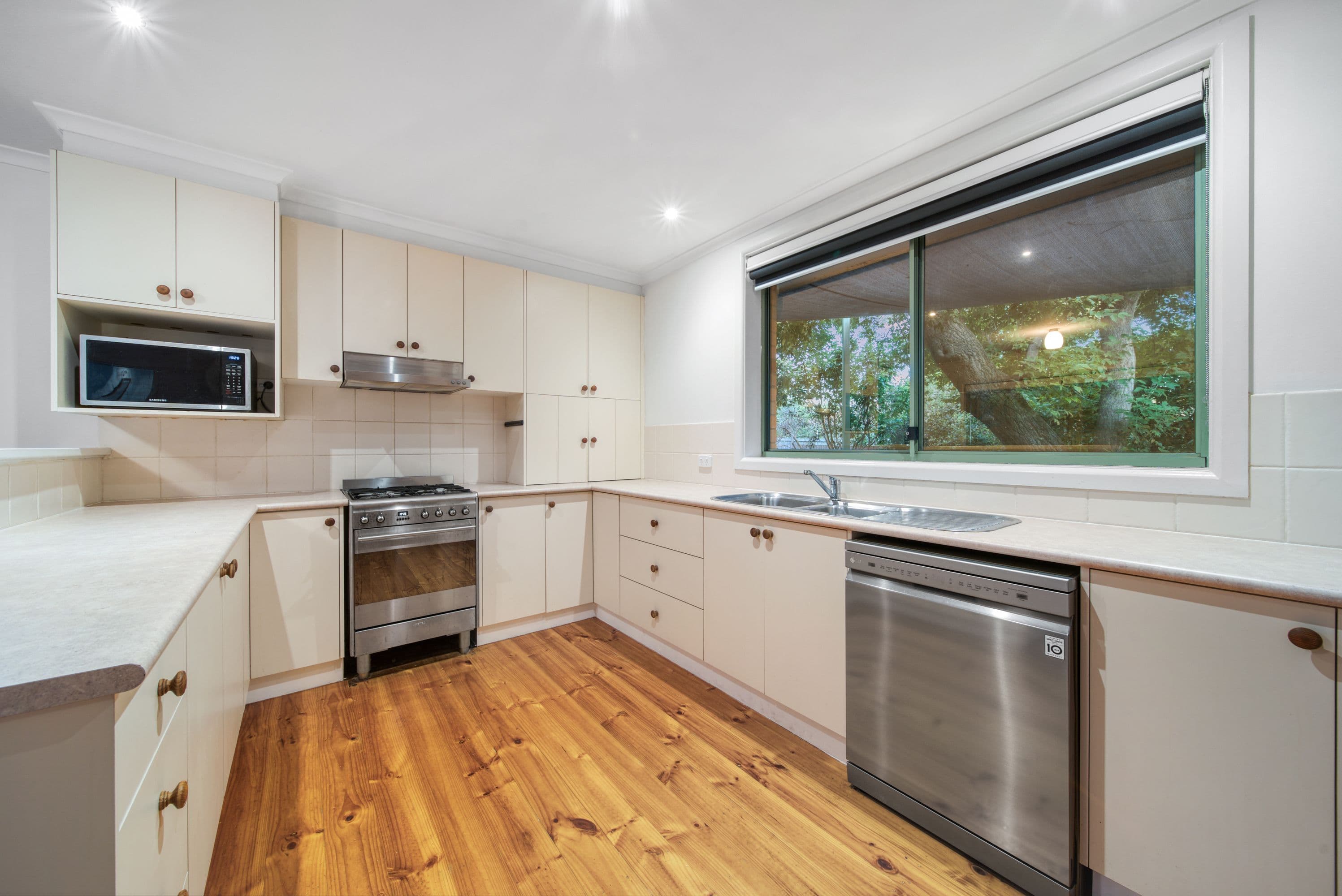 6 Becker Place, Downer ACT 2602, Downer - Thumbnail 4