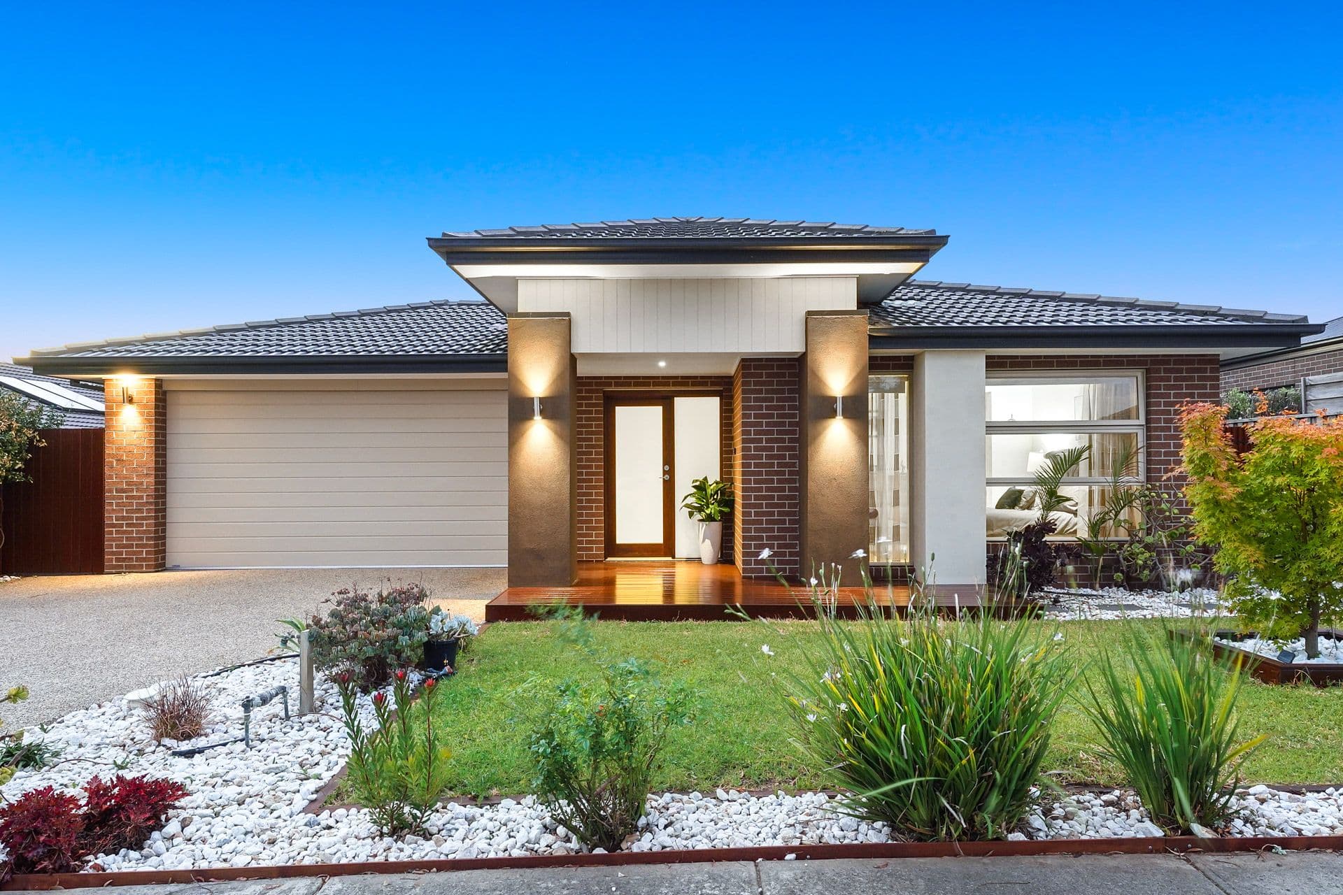 4 Almondsbury Avenue, Berwick VIC 3806, Berwick - Thumbnail 2