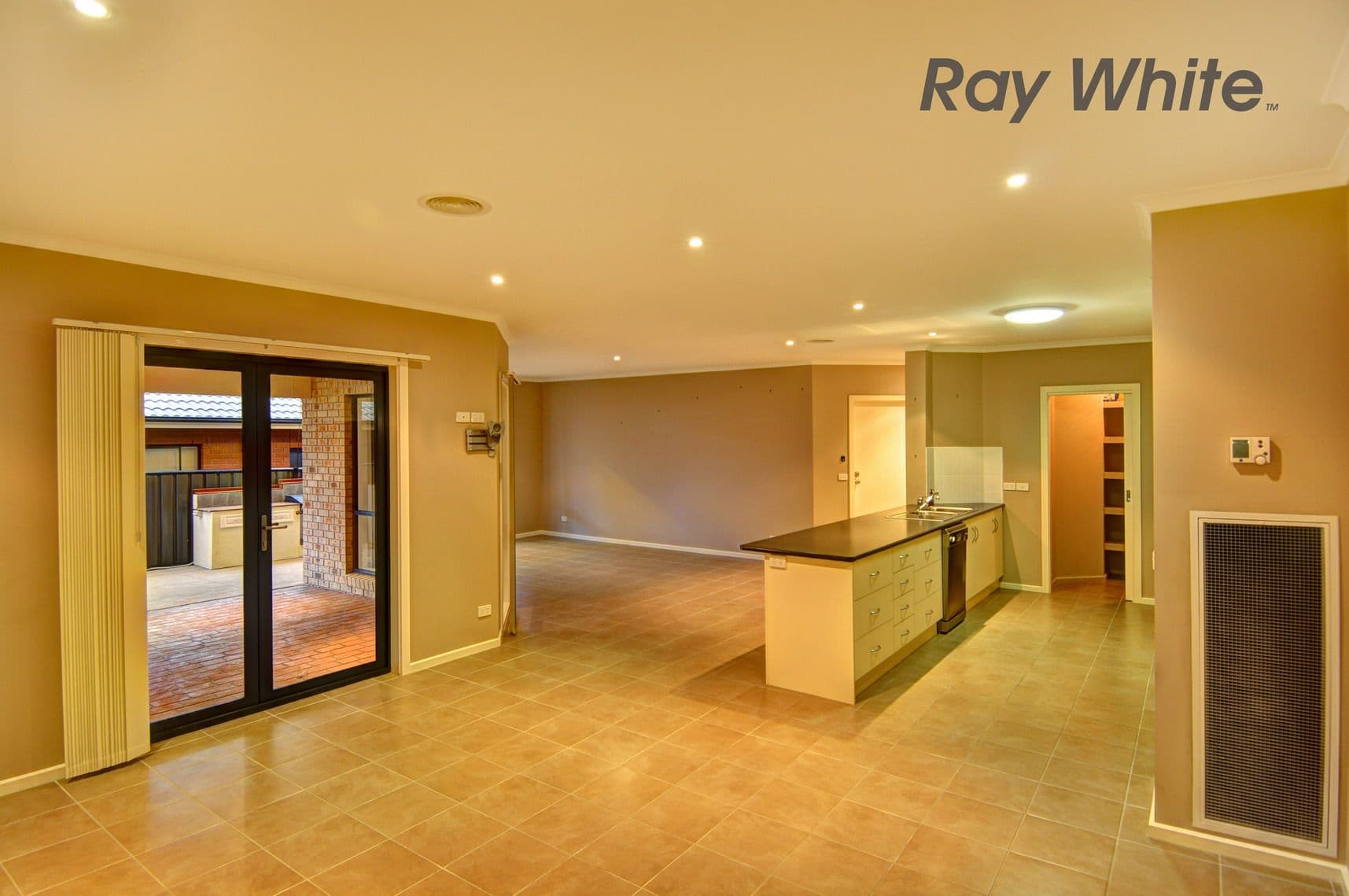 14 Menzies Avenue, POINT COOK VIC 3030, Point Cook - Thumbnail 4