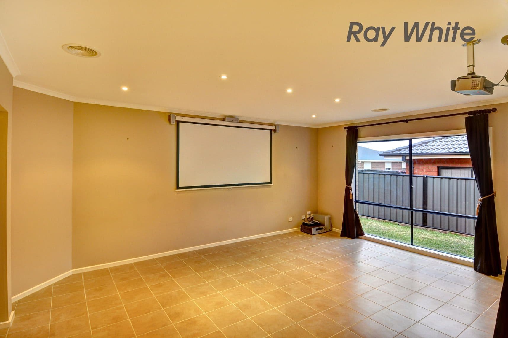 14 Menzies Avenue, POINT COOK VIC 3030, Point Cook - Thumbnail 8