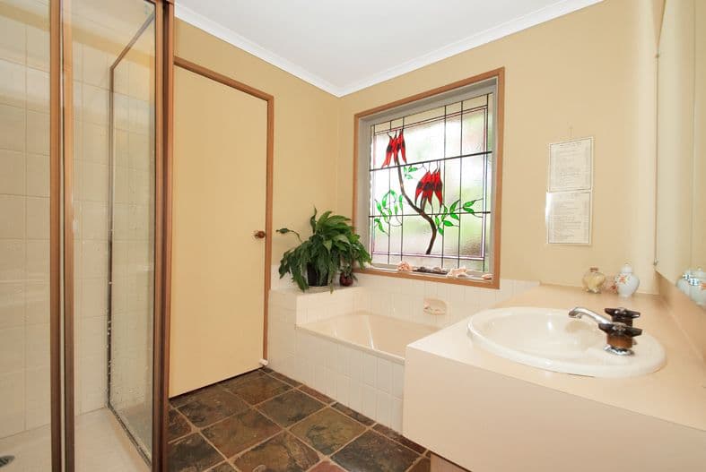5 PLUMTREE Rise, CROYDON HILLS VIC 3136, Croydon Hills - Thumbnail 6