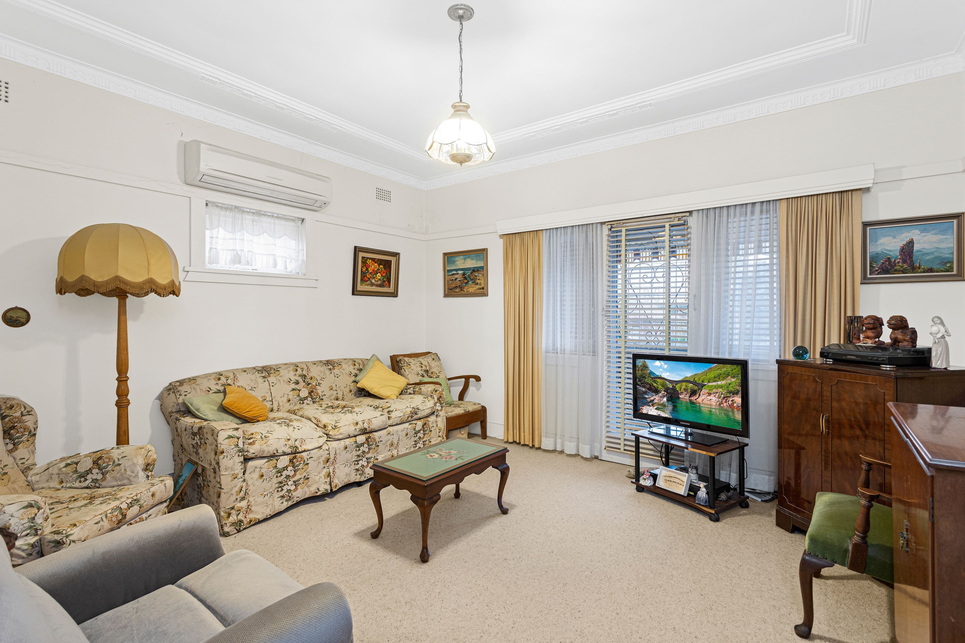 16 Banner Road, Kingsgrove NSW 2208, Kingsgrove - Thumbnail 2