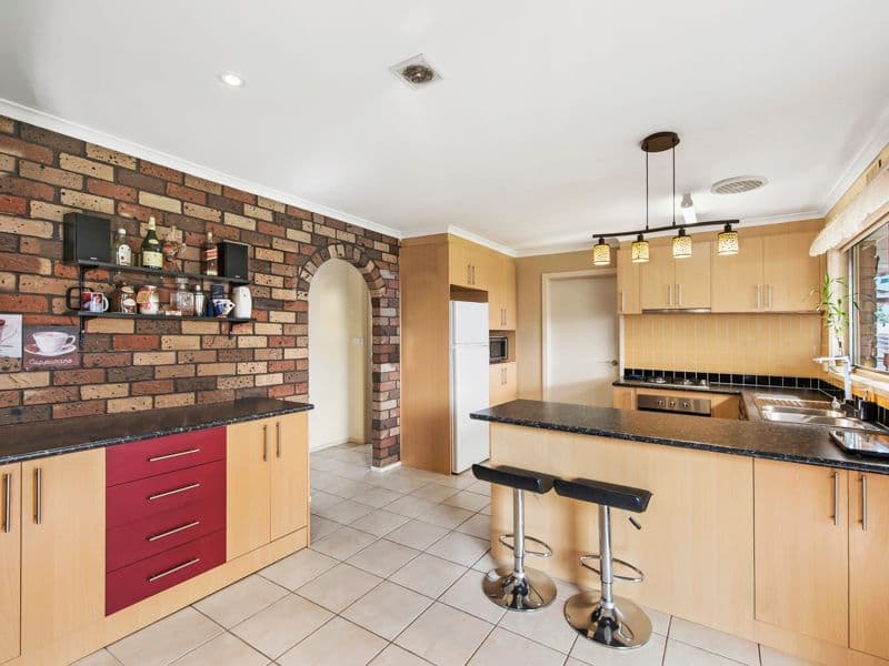 27 Lorimer Street, Melton VIC 3337, Melton - Thumbnail 2