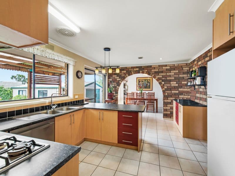 27 Lorimer Street, Melton VIC 3337, Melton - Thumbnail 3