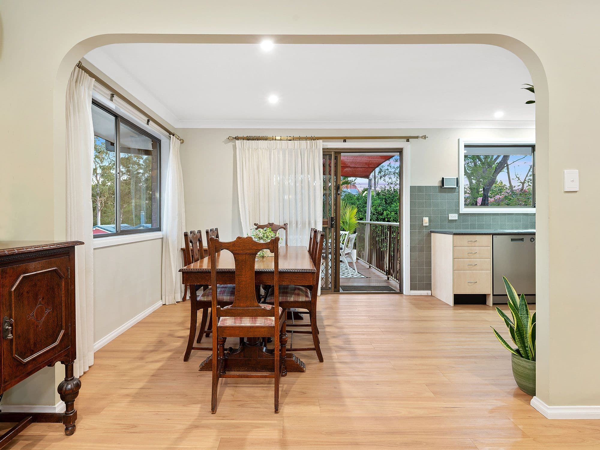 247 Wecker Road, Mansfield QLD 4122, Mansfield - Thumbnail 6