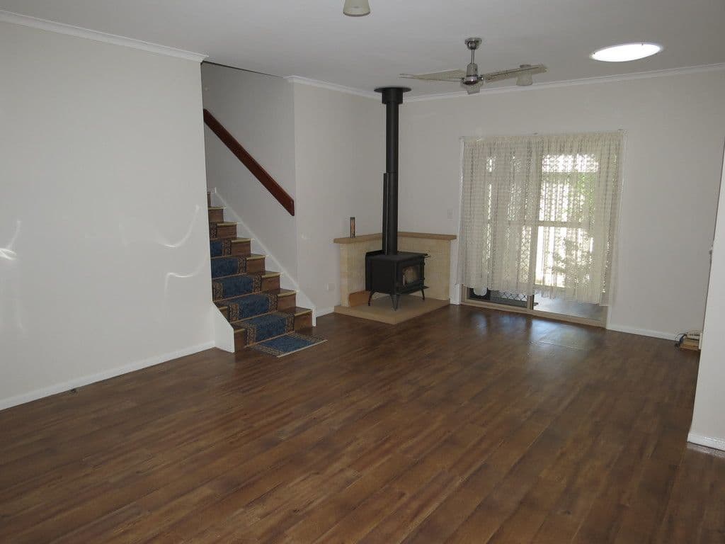6 Andrea Place, Emerald QLD 4720, Emerald - Thumbnail 3