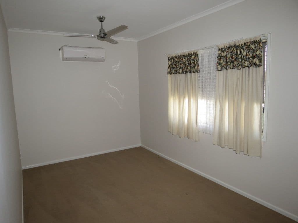 6 Andrea Place, Emerald QLD 4720, Emerald - Thumbnail 4
