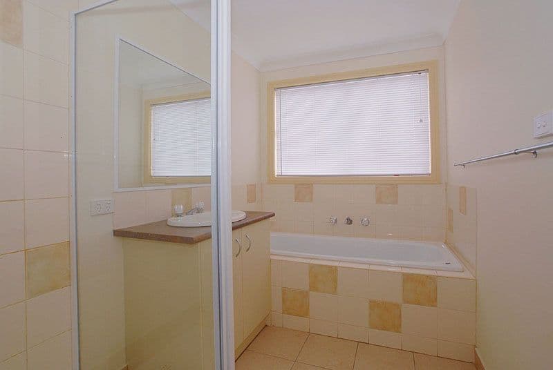 11 Duckhaven Place, TARNEIT VIC 3029, Tarneit - Thumbnail 3