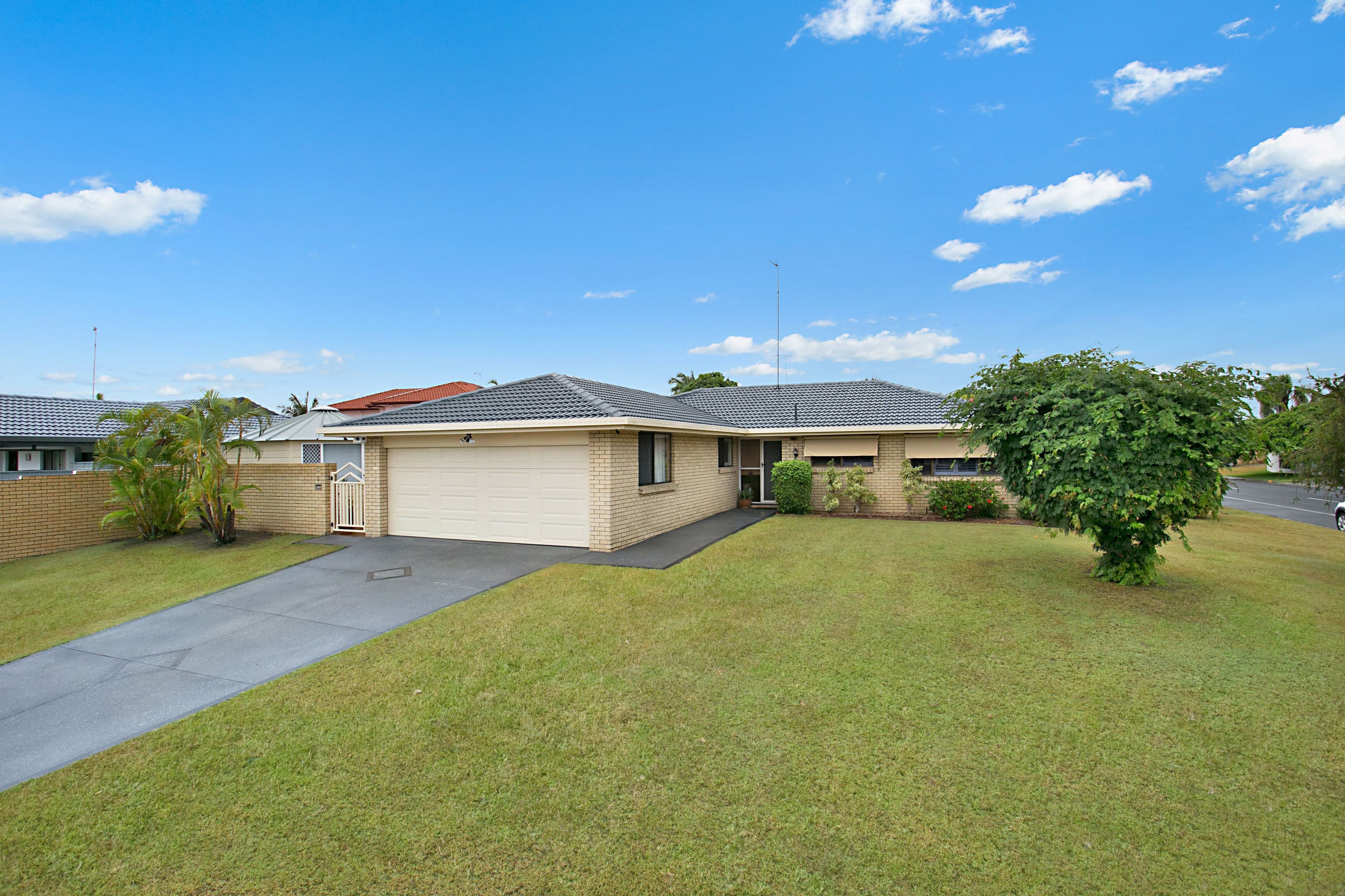 1 Maralinga Avenue, Mermaid Waters QLD 4218, Mermaid Waters - Image 1