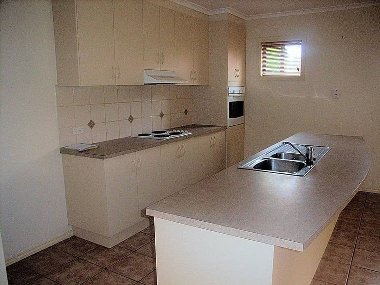 11 Carmela Court, Mildura - Thumbnail 2