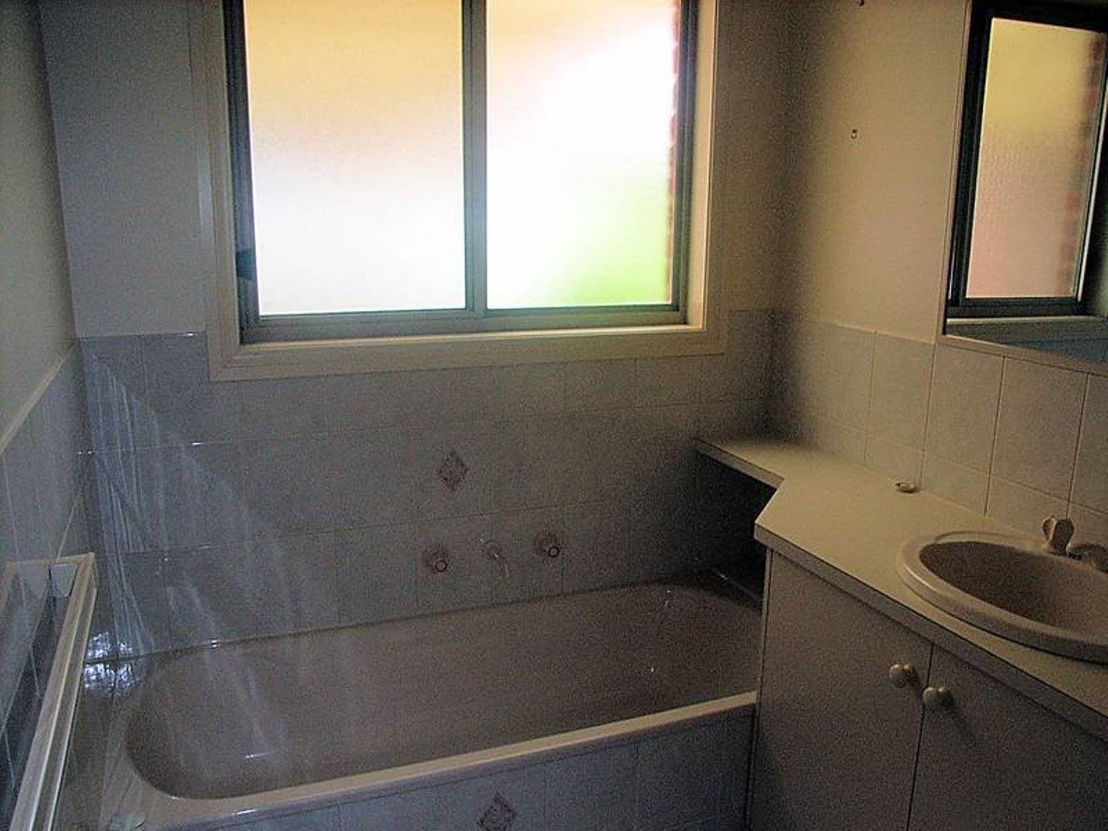 11 Carmela Court, Mildura - Thumbnail 5