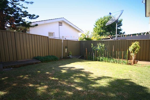 3 Robertson Crescent, MOUNT LEWIS NSW 2190, Mount Lewis - Thumbnail 2