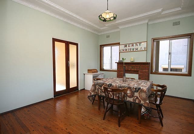 3 Robertson Crescent, MOUNT LEWIS NSW 2190, Mount Lewis - Thumbnail 4