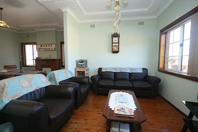 3 Robertson Crescent, MOUNT LEWIS NSW 2190, Mount Lewis - Thumbnail 5