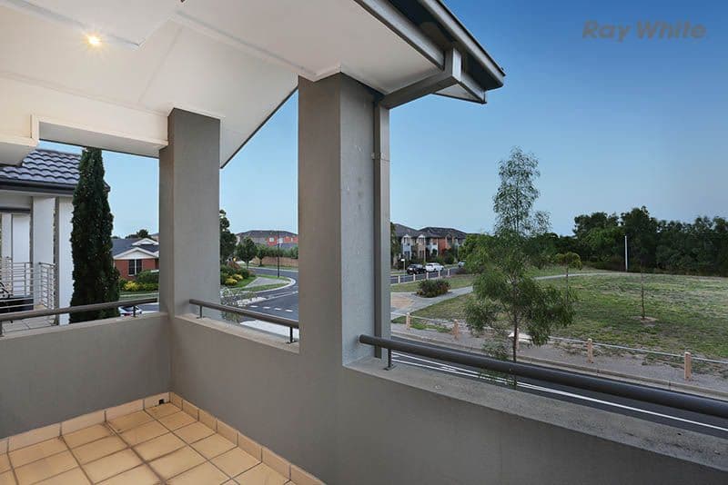9 Ladybird Crescent, Point Cook VIC 3030, Point Cook - Thumbnail 3