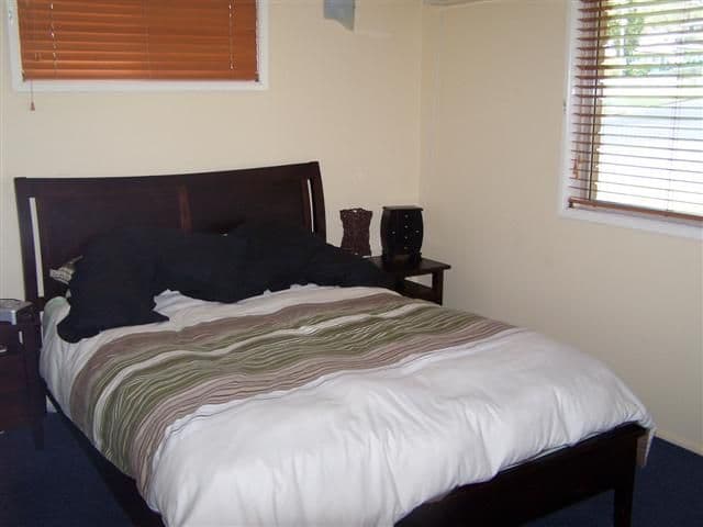 2 Daniel Drive, GLADSTONE QLD 4680, Gladstone Central - Thumbnail 4