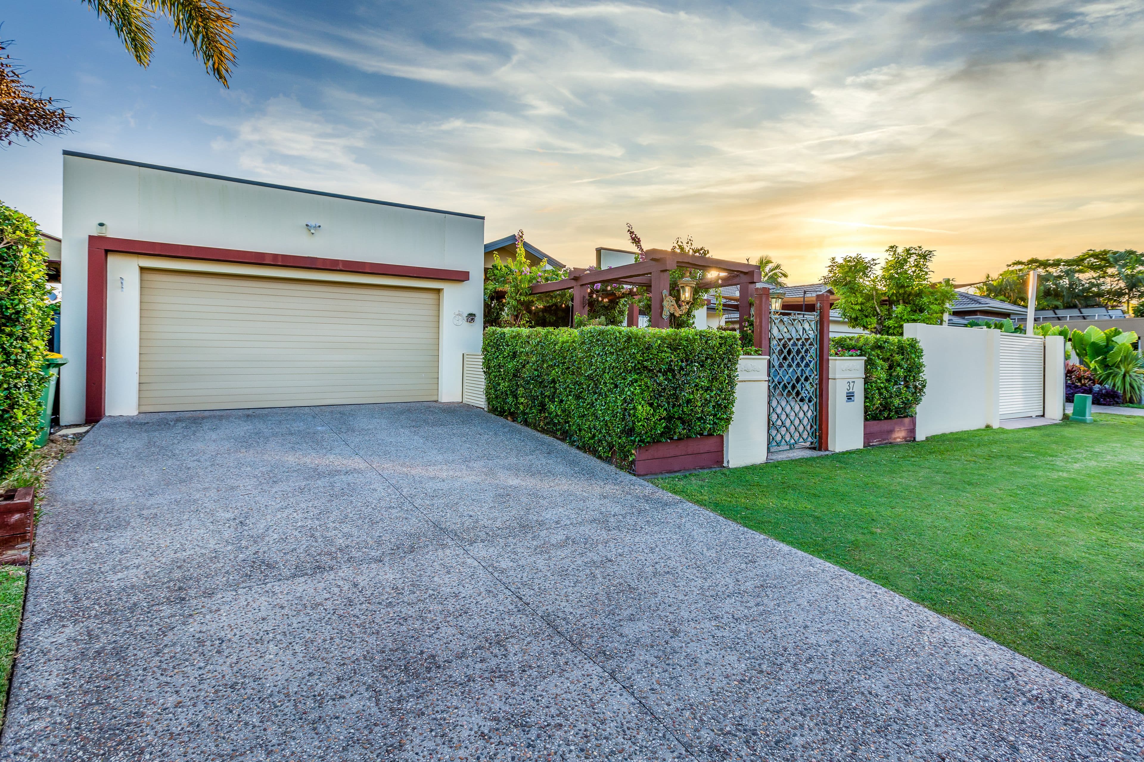 37 Brittany Drive, Oxenford QLD 4210, Oxenford - Thumbnail 3