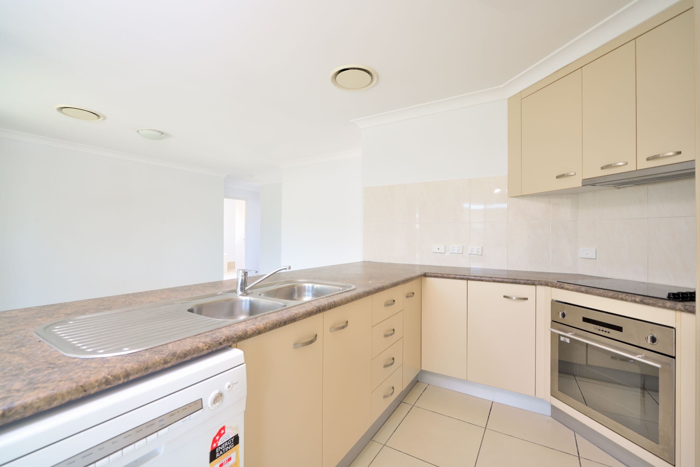 5 Parsons Place, New Auckland QLD 4680, New Auckland - Thumbnail 2