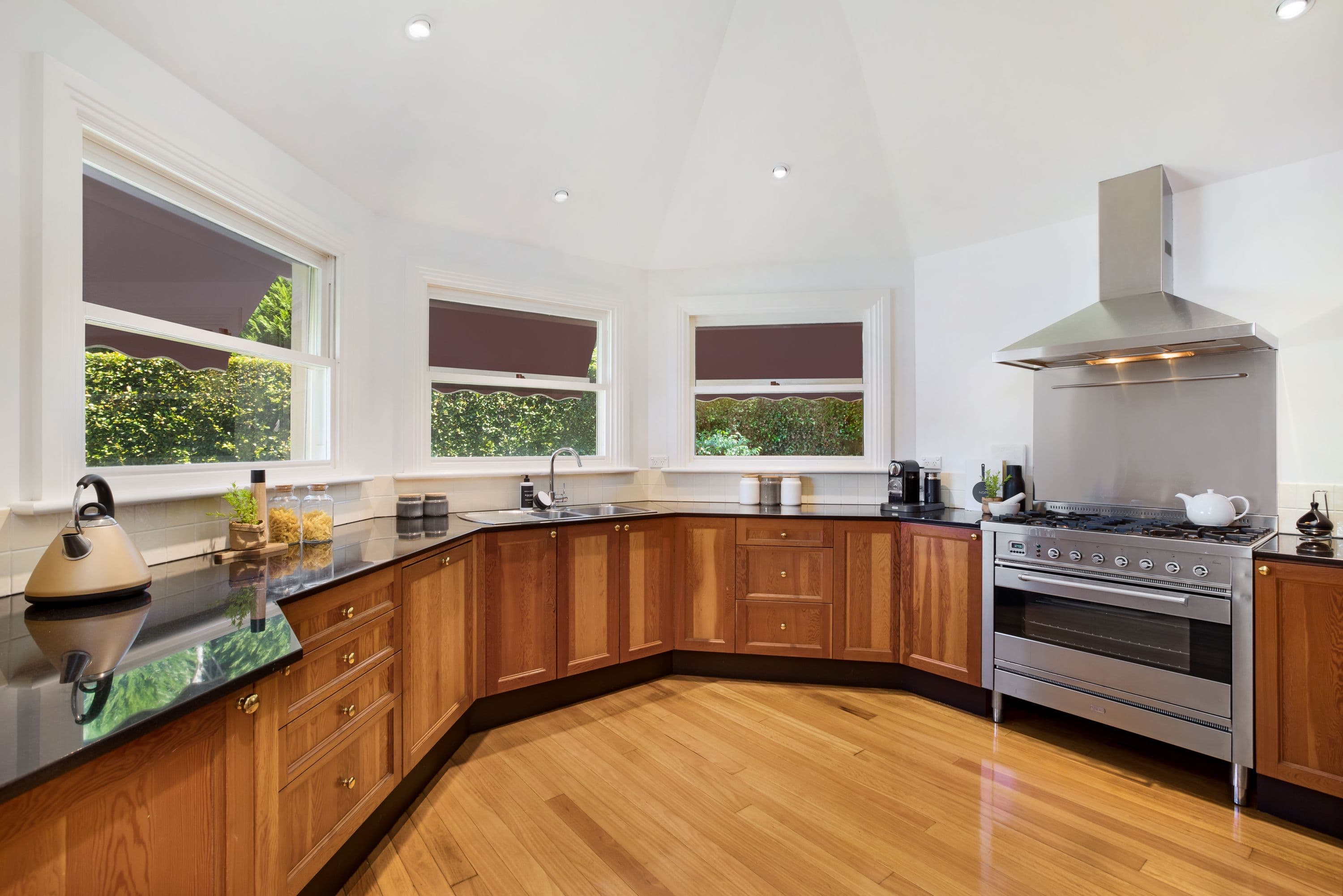 11 The Crescent, Russell Lea - Thumbnail 5