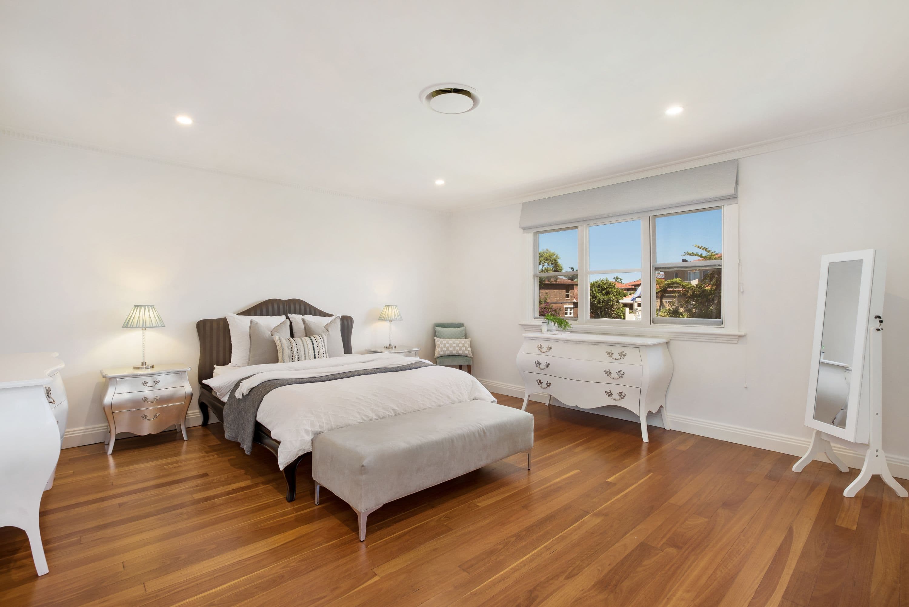 11 The Crescent, Russell Lea - Thumbnail 6