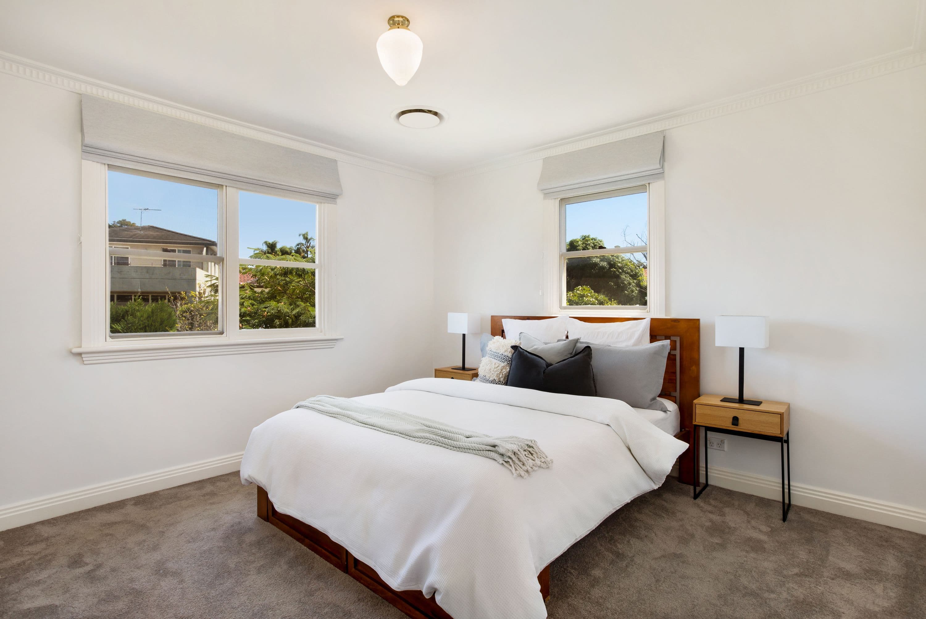 11 The Crescent, Russell Lea - Thumbnail 7