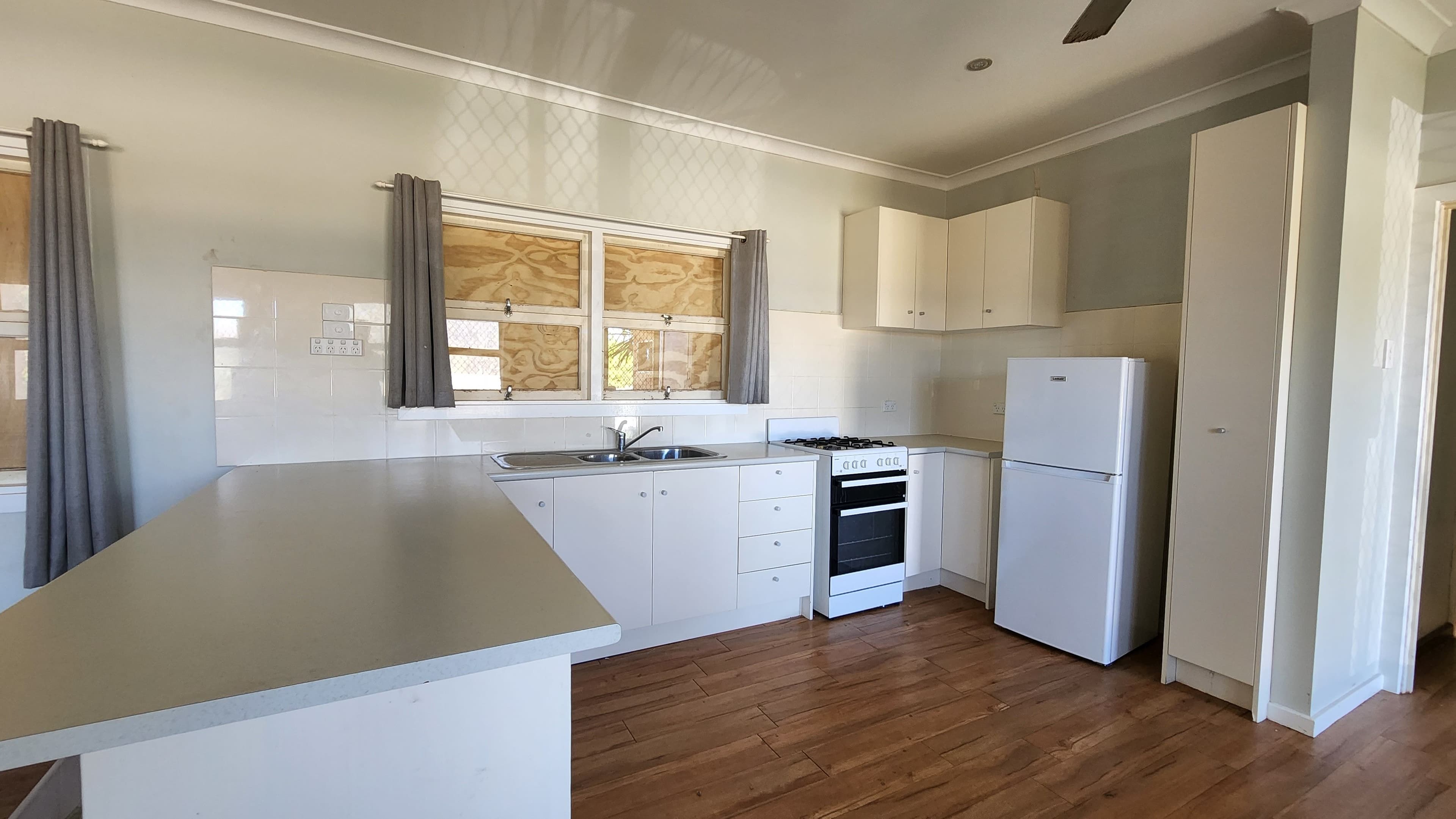 25 Hubble Street, South Carnarvon WA 6701, South Carnarvon - Thumbnail 2
