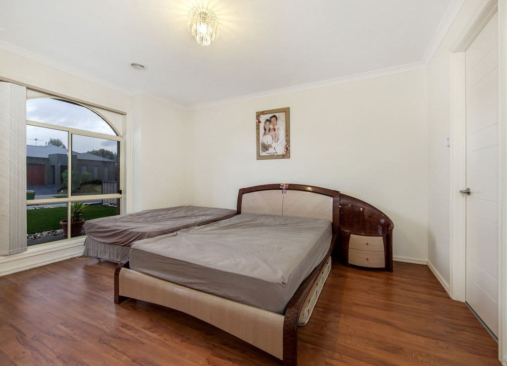 11 Ironbark Grove, Burnside Heights VIC 3023, Burnside Heights - Thumbnail 6