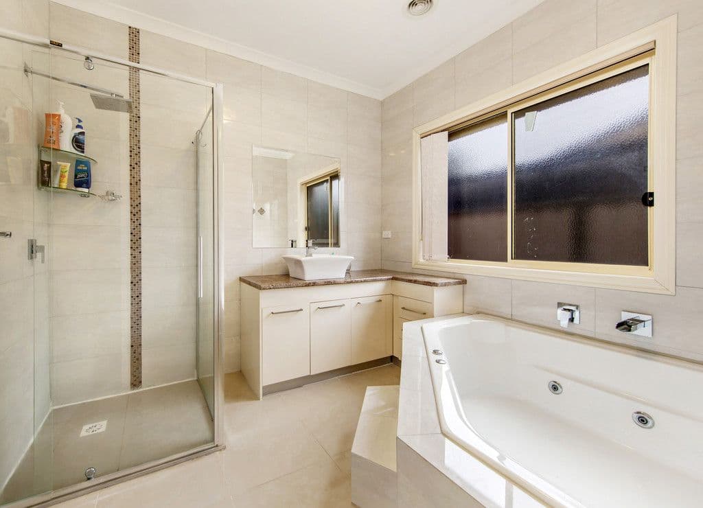 11 Ironbark Grove, Burnside Heights VIC 3023, Burnside Heights - Thumbnail 7