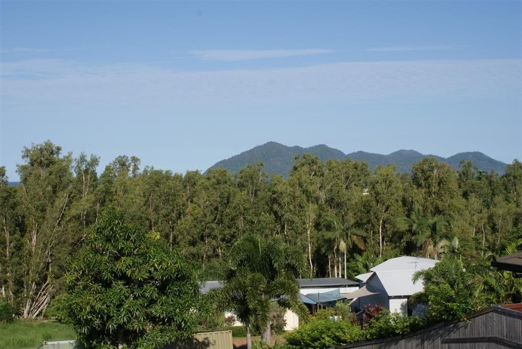 7 Dunkalli Crescent, WONGALING BEACH QLD 4852, Wongaling Beach - Thumbnail 3
