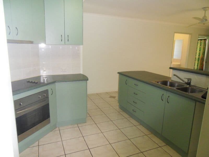 12 Latrobe Street, Tannum Sands QLD 4680, Tannum Sands - Thumbnail 2