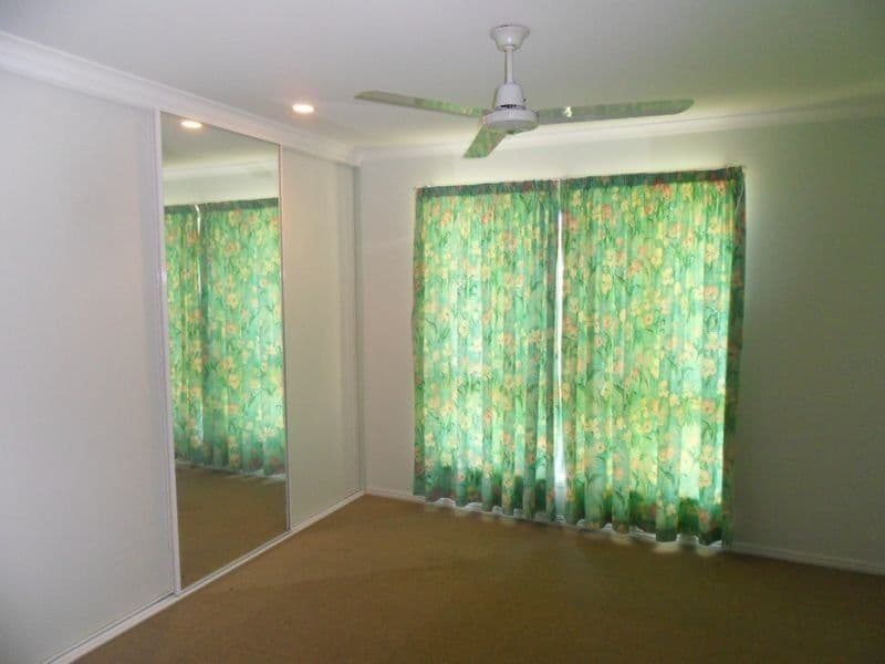 12 Latrobe Street, Tannum Sands QLD 4680, Tannum Sands - Thumbnail 4