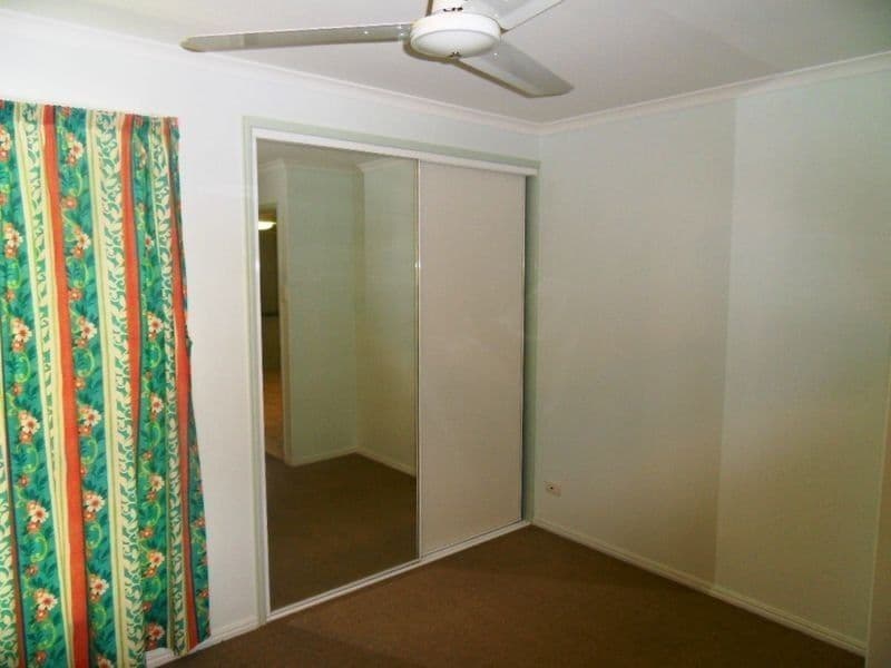 12 Latrobe Street, Tannum Sands QLD 4680, Tannum Sands - Thumbnail 5