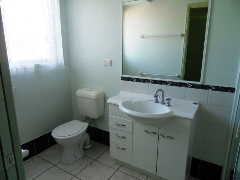 12 Latrobe Street, Tannum Sands QLD 4680, Tannum Sands - Thumbnail 7