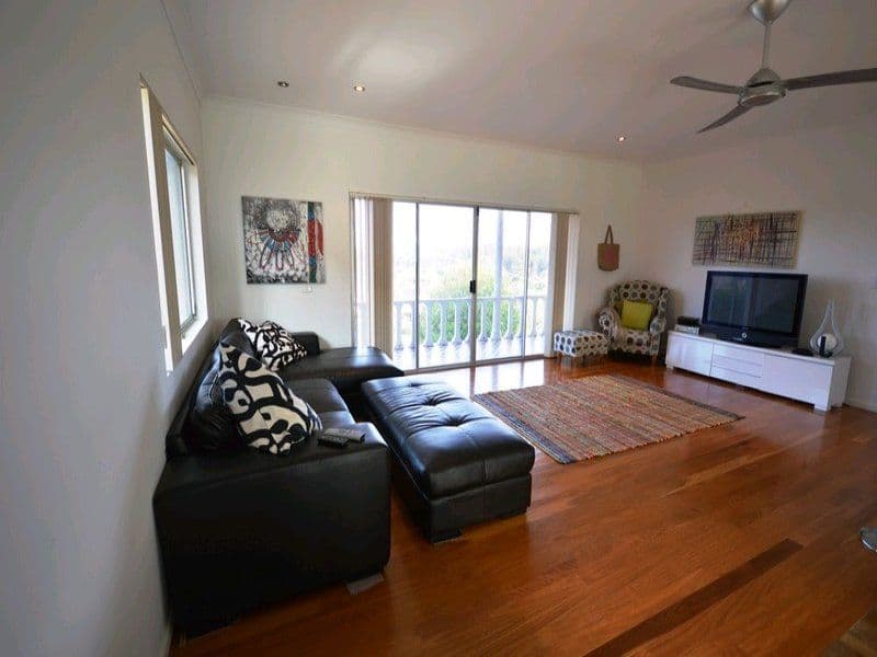 12 Cunningham Crescent, SAWTELL NSW 2452, Sawtell - Thumbnail 3