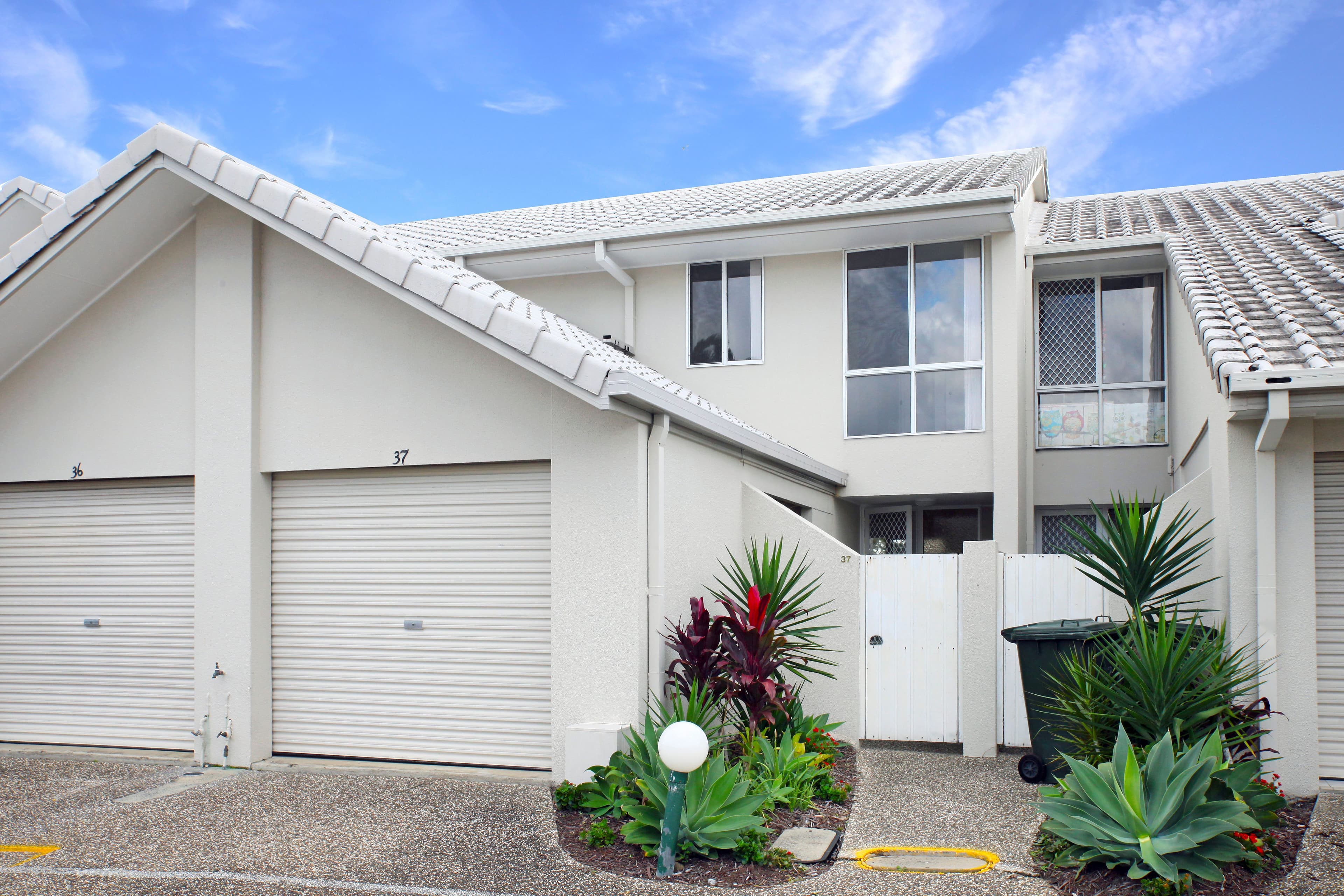 300 Cottesloe Drive, Mermaid Waters QLD 4218, Mermaid Waters - Thumbnail 3