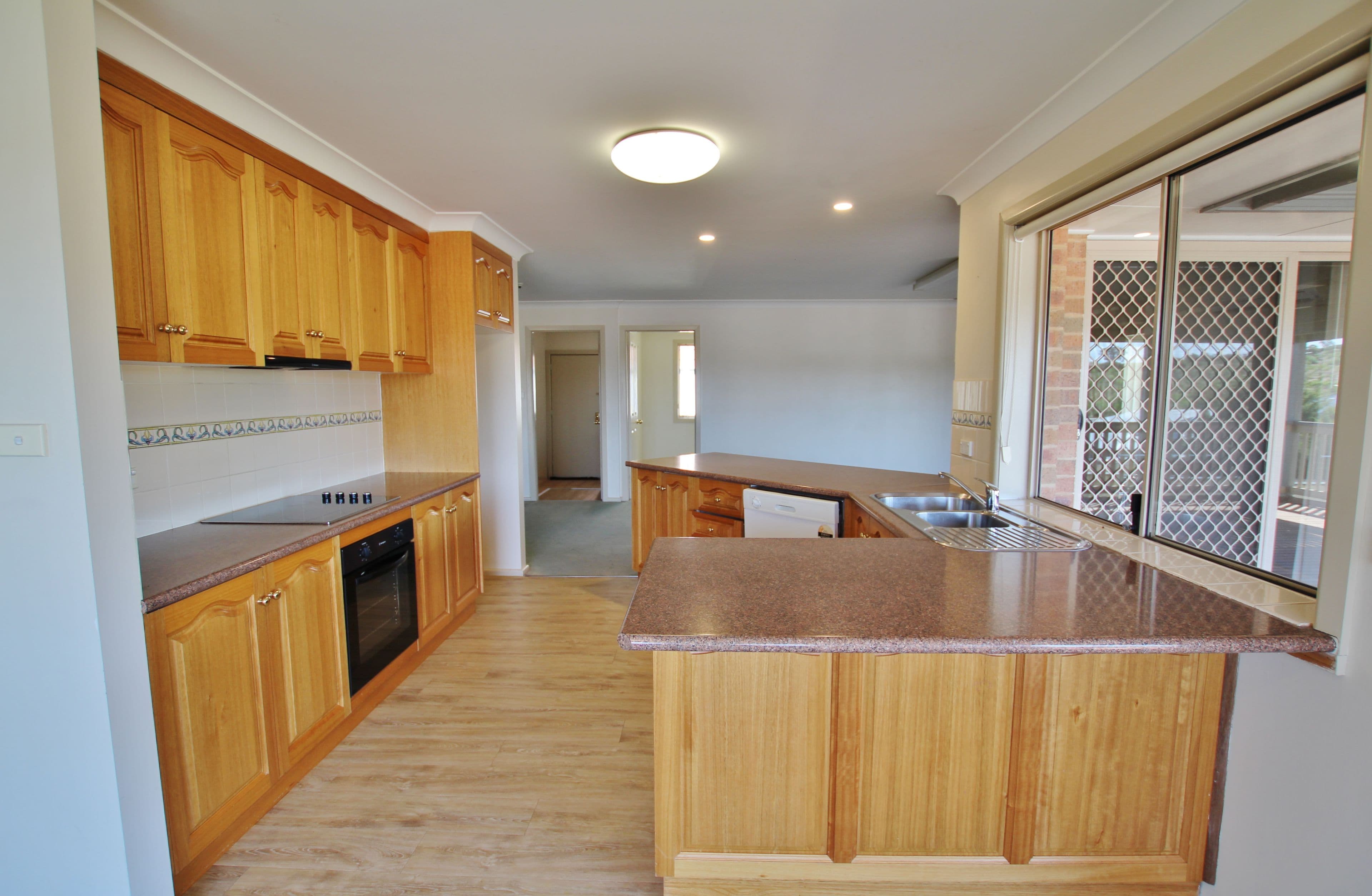 13 Hargreaves Crescent, Young - Thumbnail 2