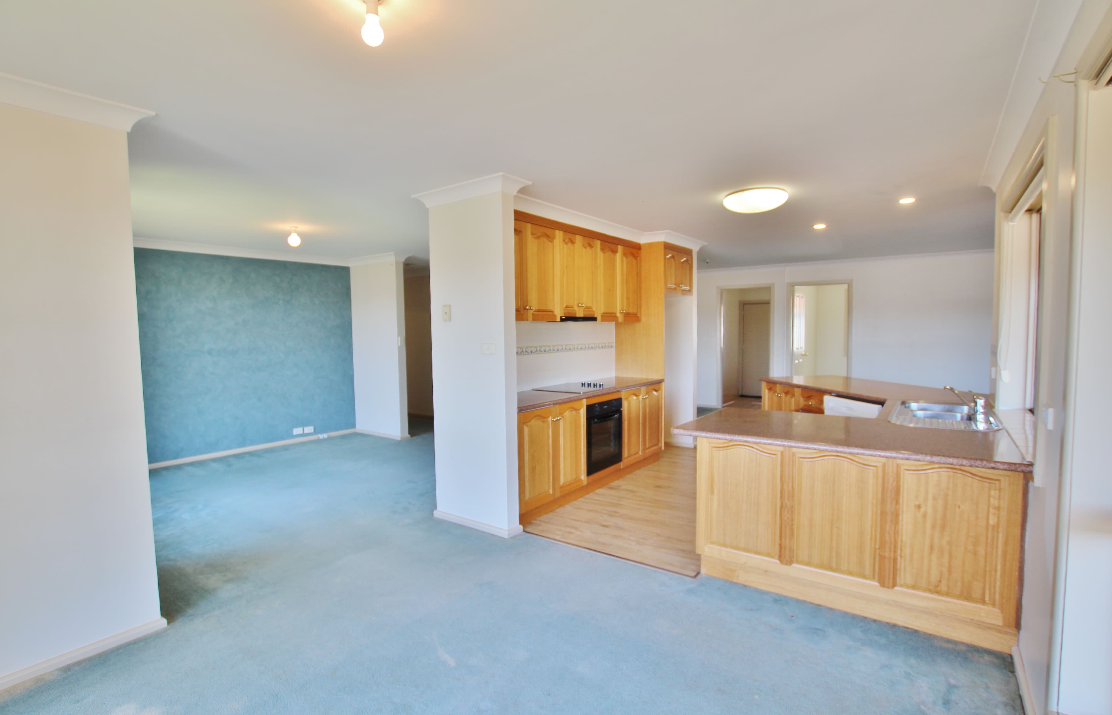 13 Hargreaves Crescent, Young - Thumbnail 4