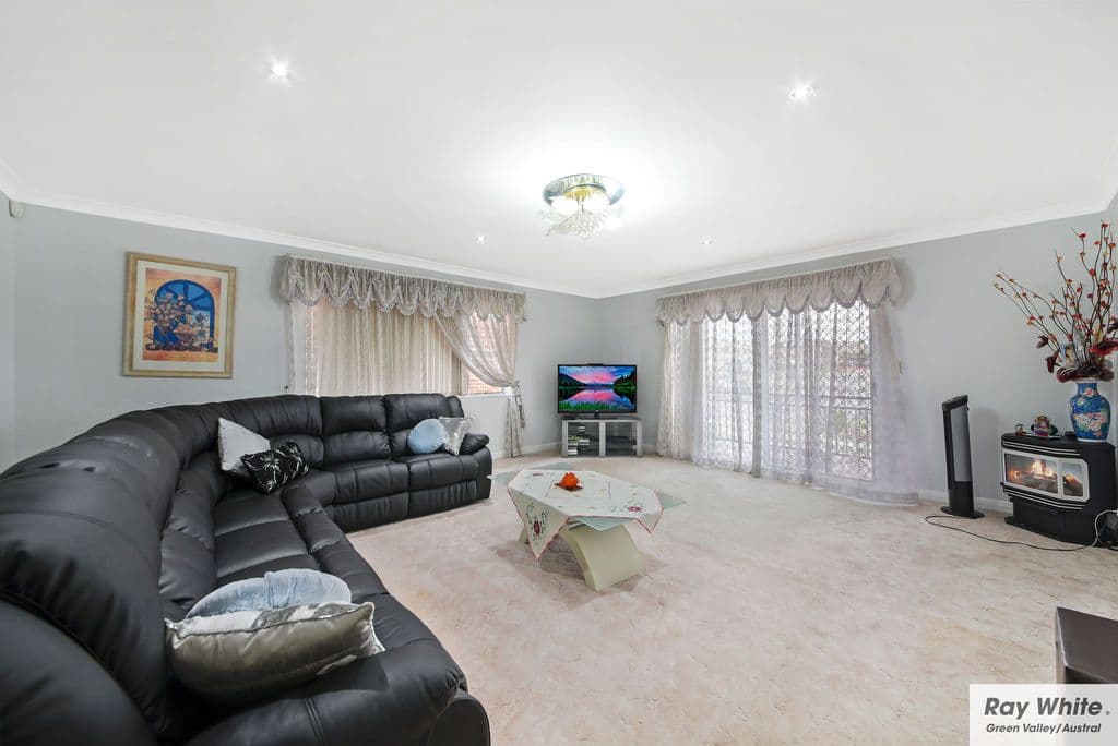 8 Bentinck Drive, Green Valley - Thumbnail 2