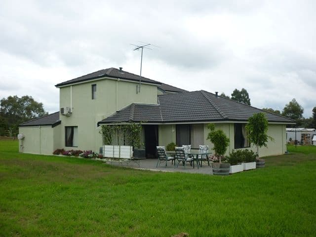 16 Patens Drive, LOWER CHITTERING WA 6084, Lower Chittering - Thumbnail 5