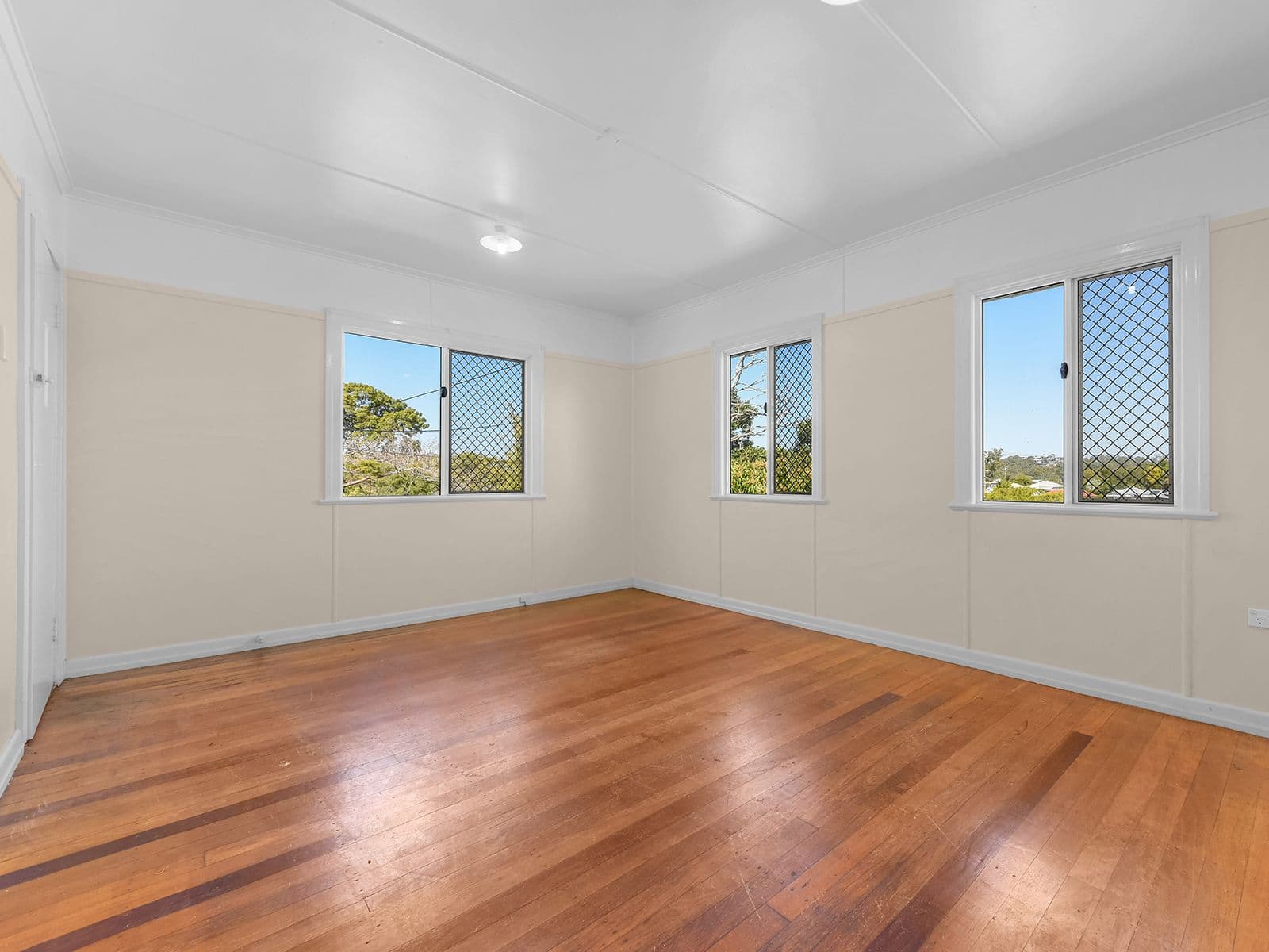 24 Topaz Street, Holland Park QLD 4121, Holland Park - Thumbnail 5