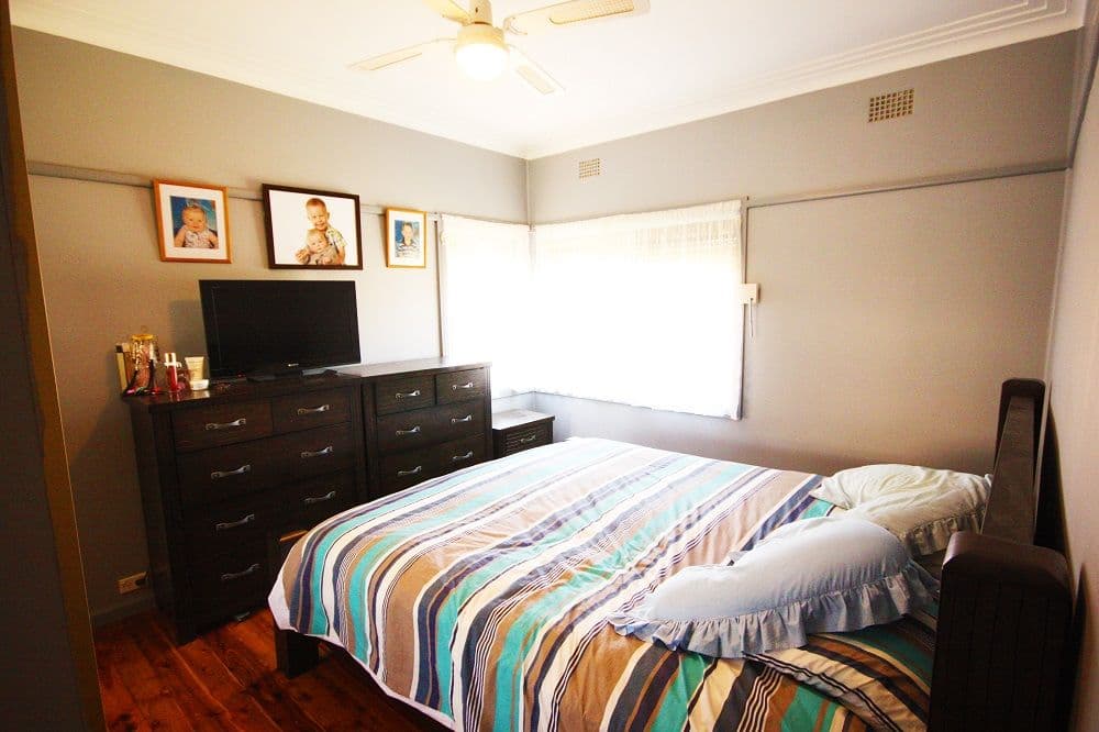 14 Farnsworth Avenue, CAMPBELLTOWN NSW 2560, Campbelltown - Thumbnail 2