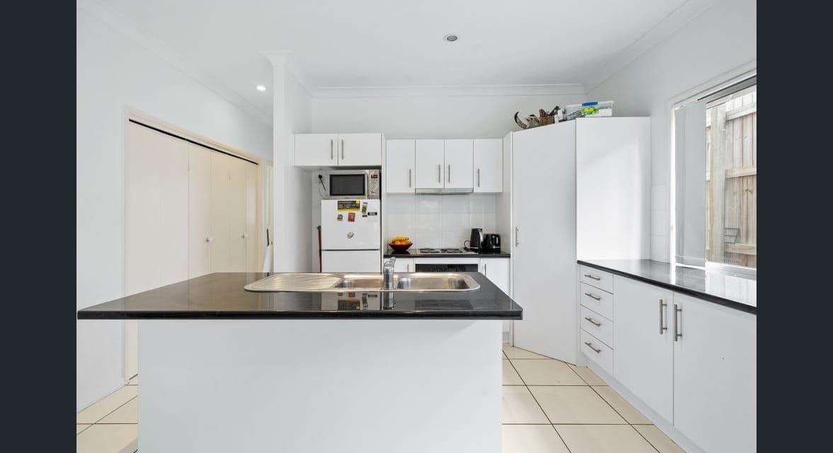 1 Frankland Avenue, Waterford QLD 4133, Waterford - Thumbnail 4