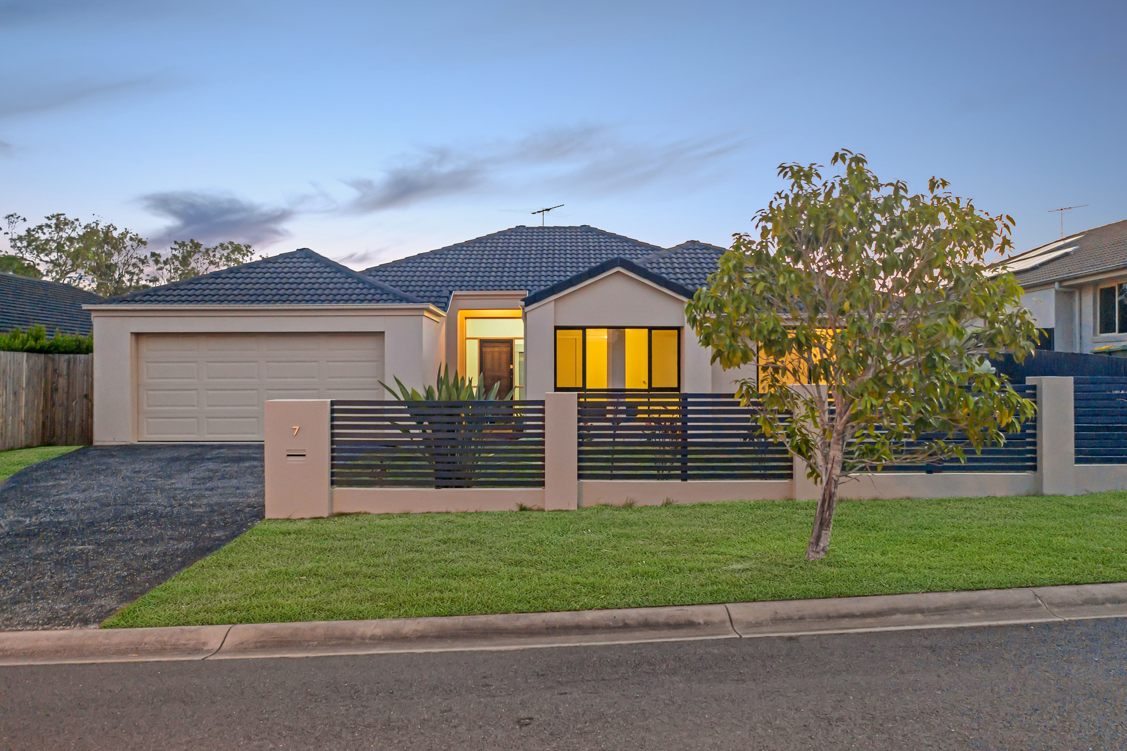 7 Voss Boulevard, Heritage Park QLD 4118, Heritage Park - Image 1