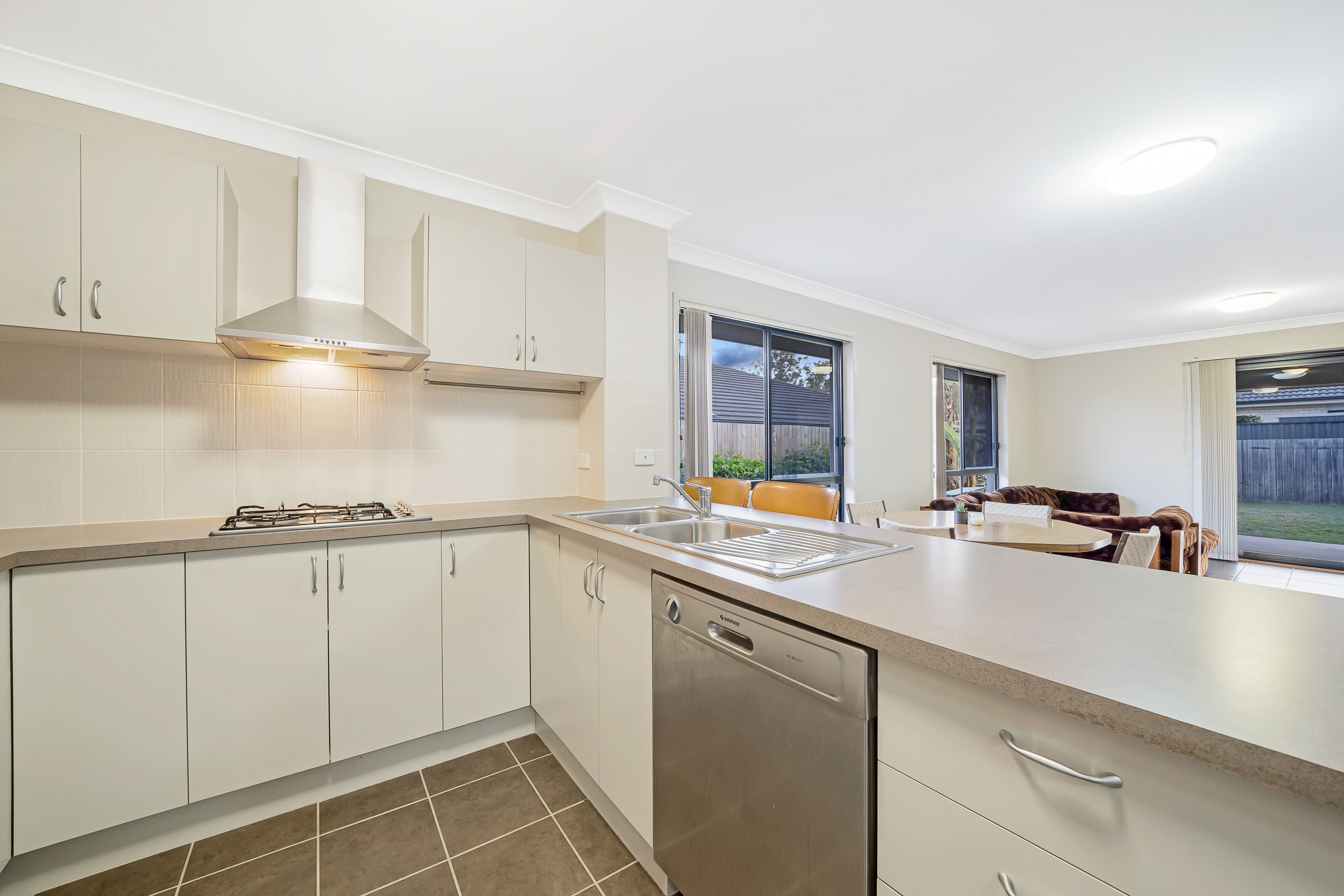 7 Voss Boulevard, Heritage Park QLD 4118, Heritage Park - Thumbnail 4
