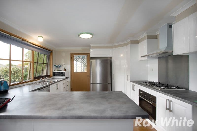 12 Guest Road, PAKENHAM VIC 3810, Pakenham - Thumbnail 2