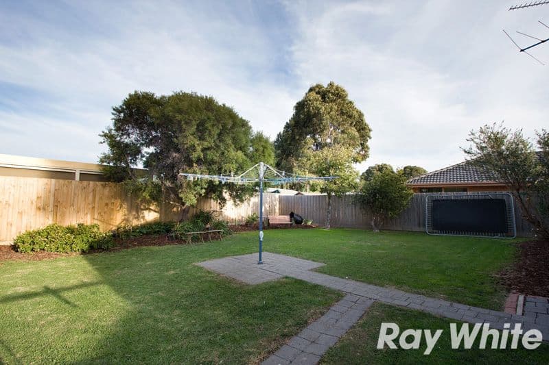 12 Guest Road, PAKENHAM VIC 3810, Pakenham - Thumbnail 3