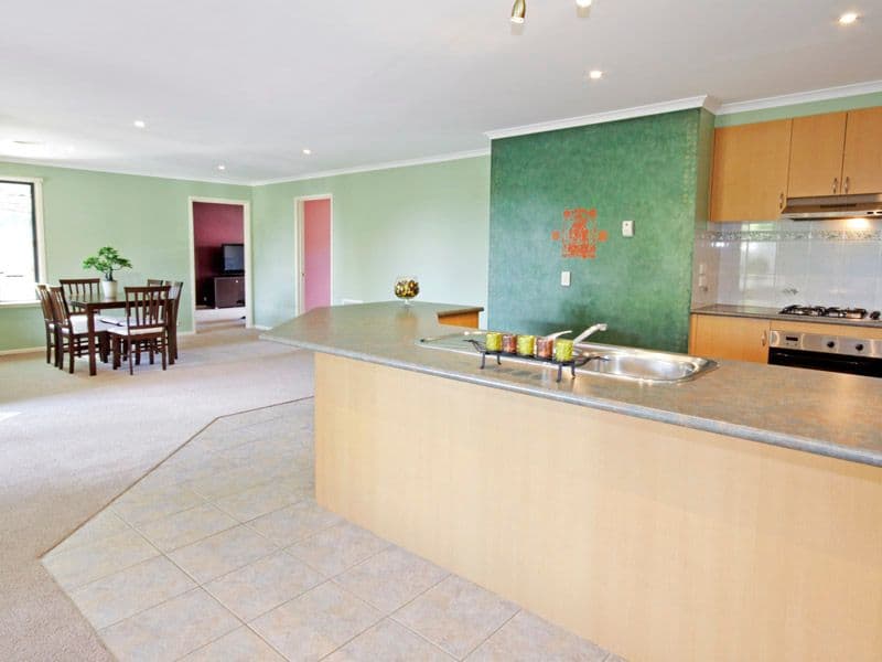 57 Rossack Drive, GROVEDALE VIC 3216, Grovedale - Thumbnail 2