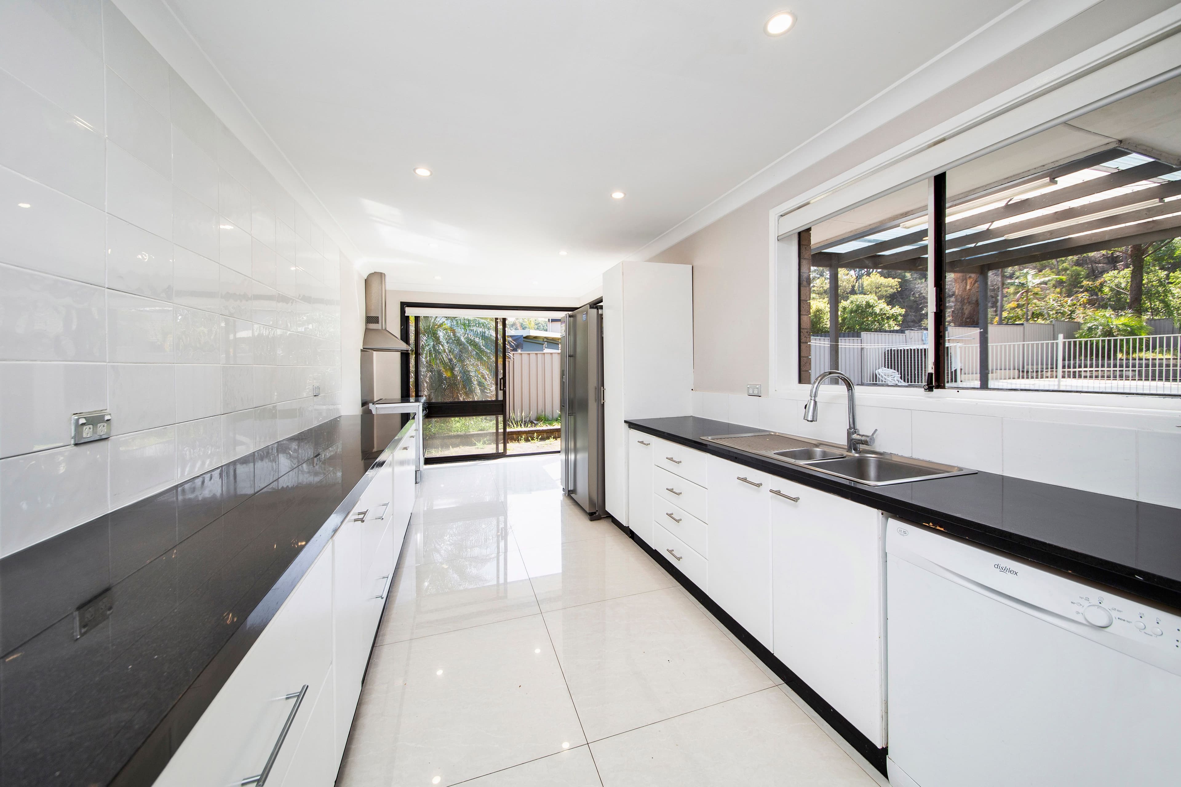 6 Callistemon Close, Alfords Point - Thumbnail 2