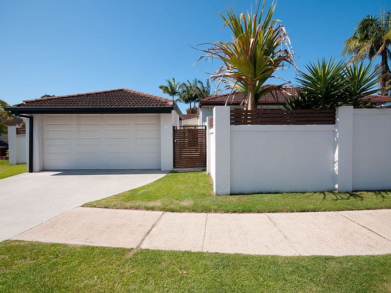 89 Alec Avenue, MERMAID WATERS QLD 4218, Mermaid Waters - Image 1